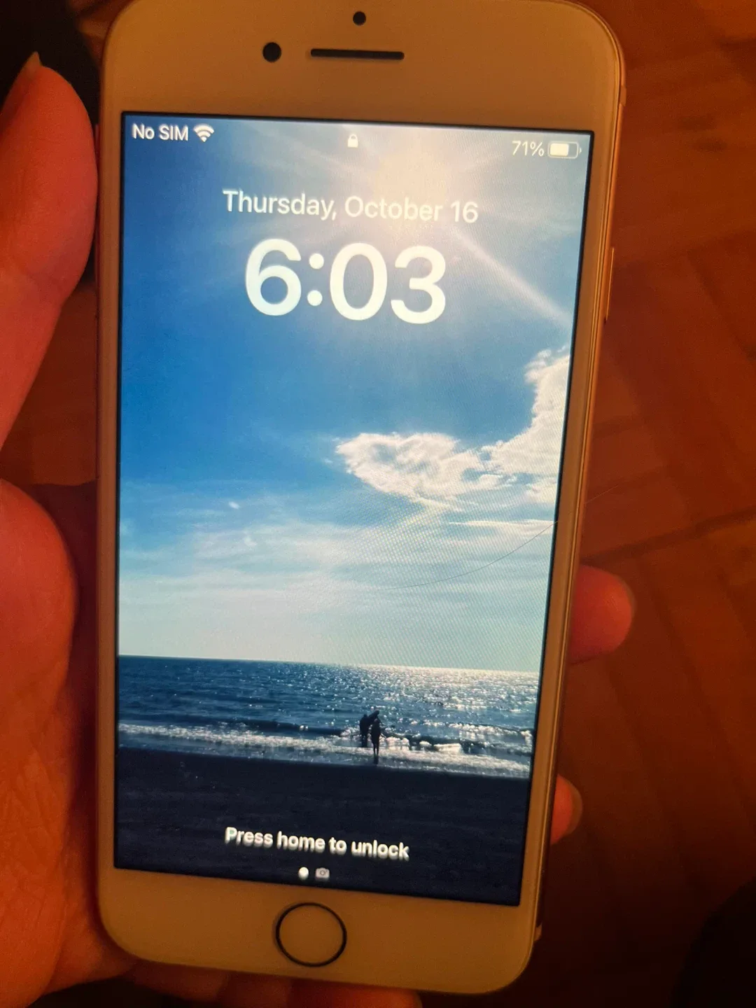 Apple iPhone 8 - Gold image indicator(2)