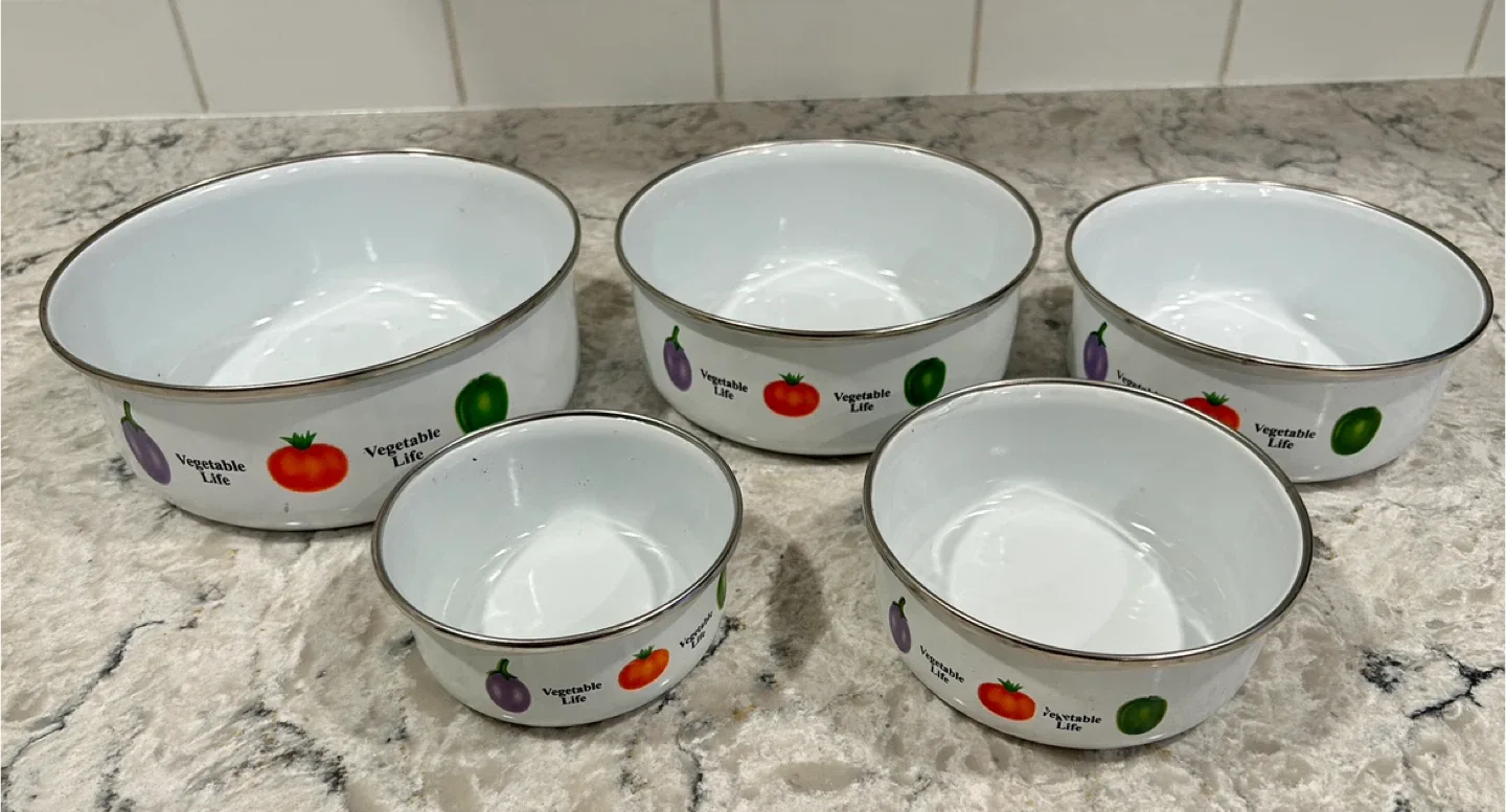 Vegetable Life Enamelware Nesting Bowls - 5 Piece Set image indicator(3)