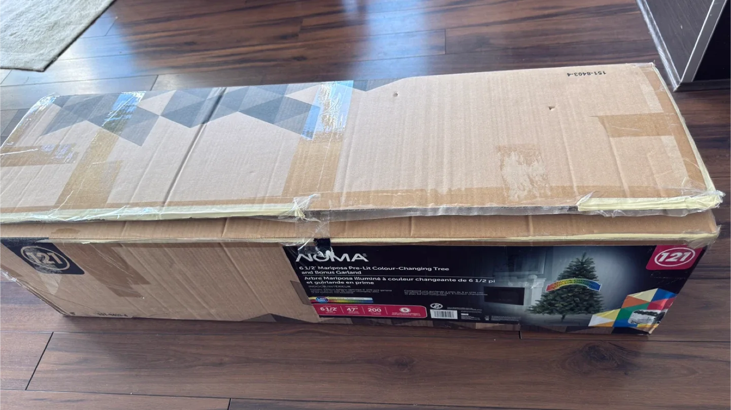 NOMA 6 1/2' Mariposa Pre-Lit Colour-Changing Tree image indicator(3)