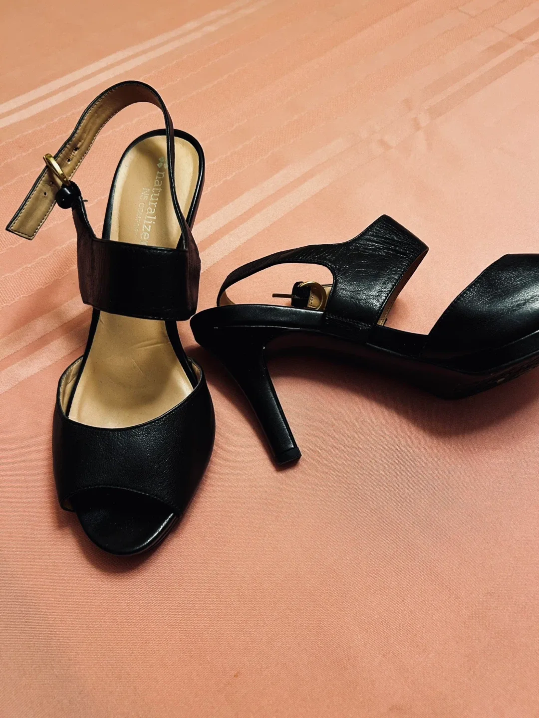 Naturalizer N5 Comfort Black Heels - Size 7.5W image indicator(3)