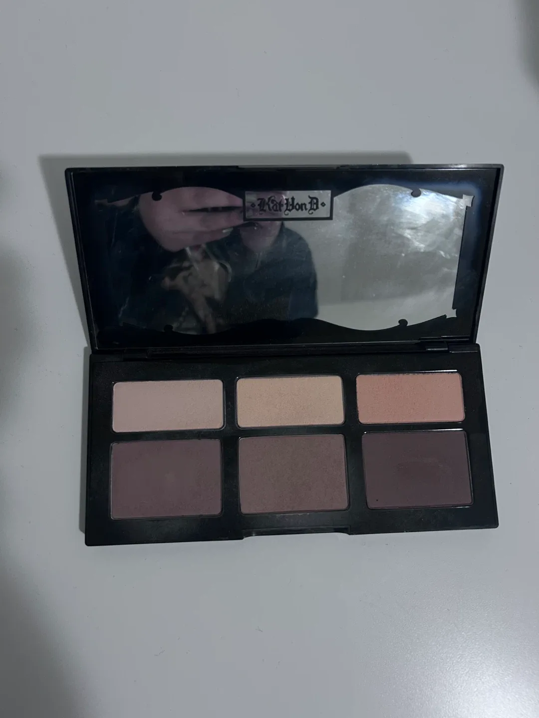 Kat Von D Contour palette (gothic) image indicator(2)