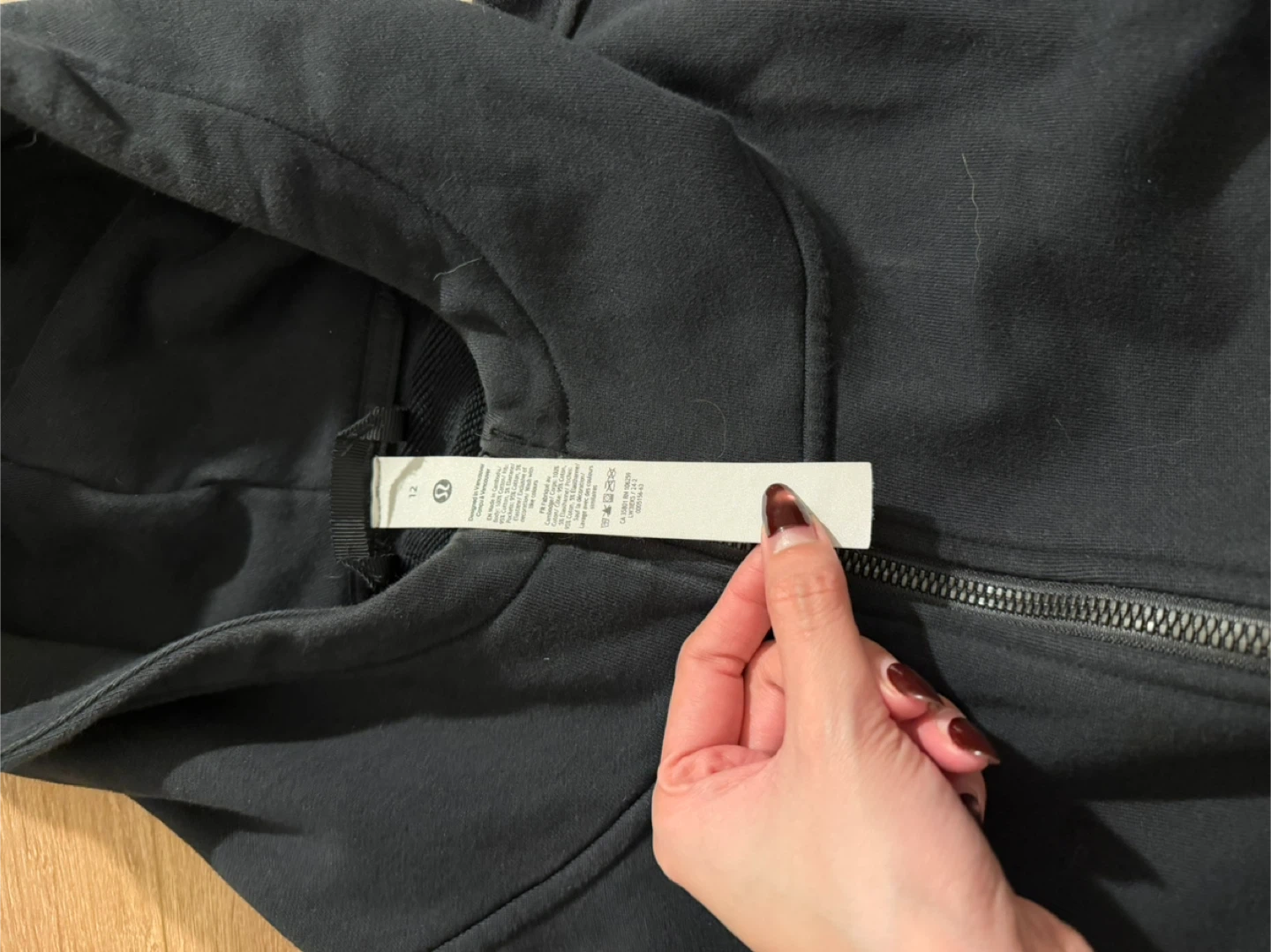 Lululemon Scuba Hoodie Black - Size 12 - photo 2