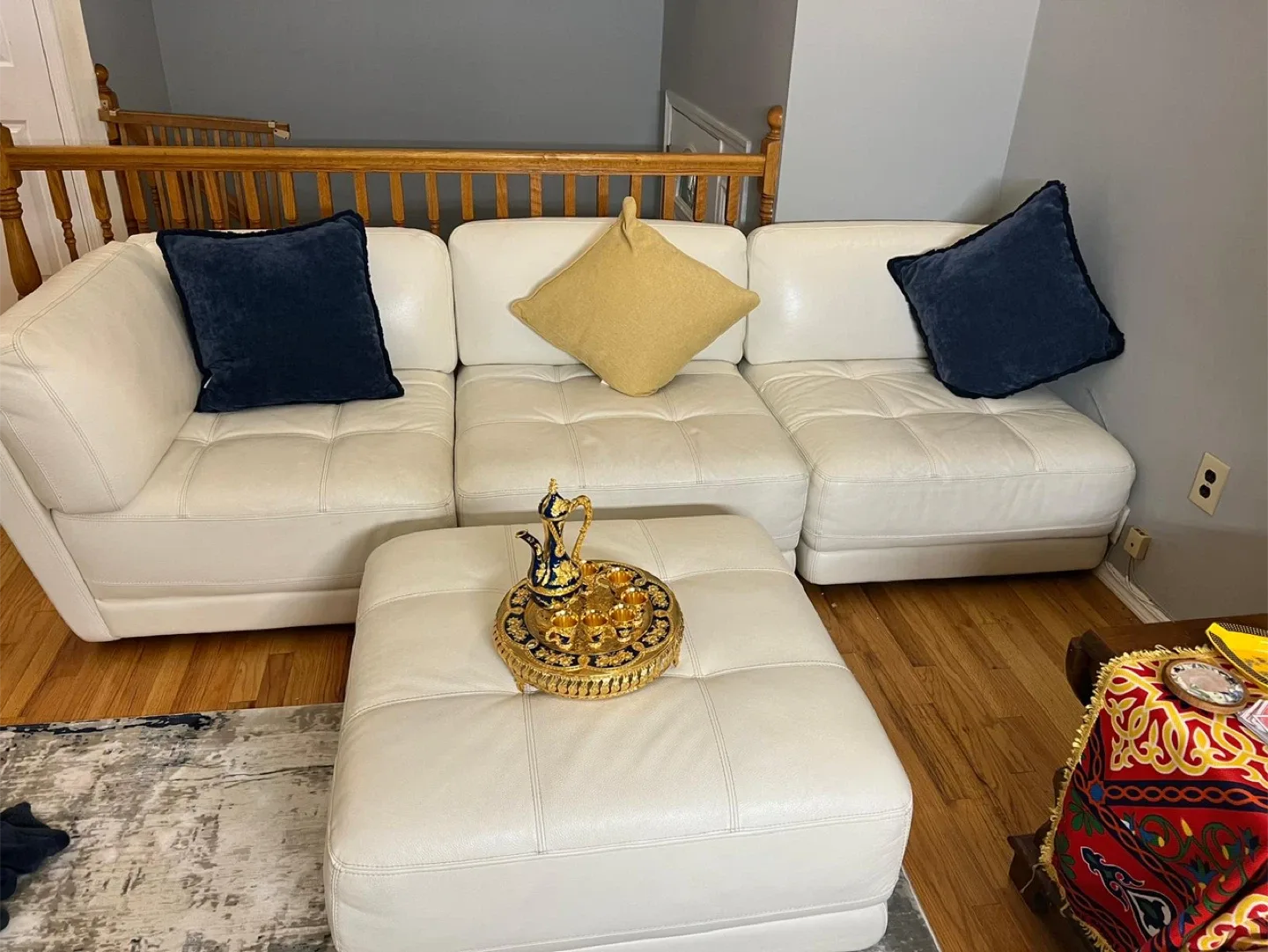 White Leather Sectional Sofa image indicator(6)