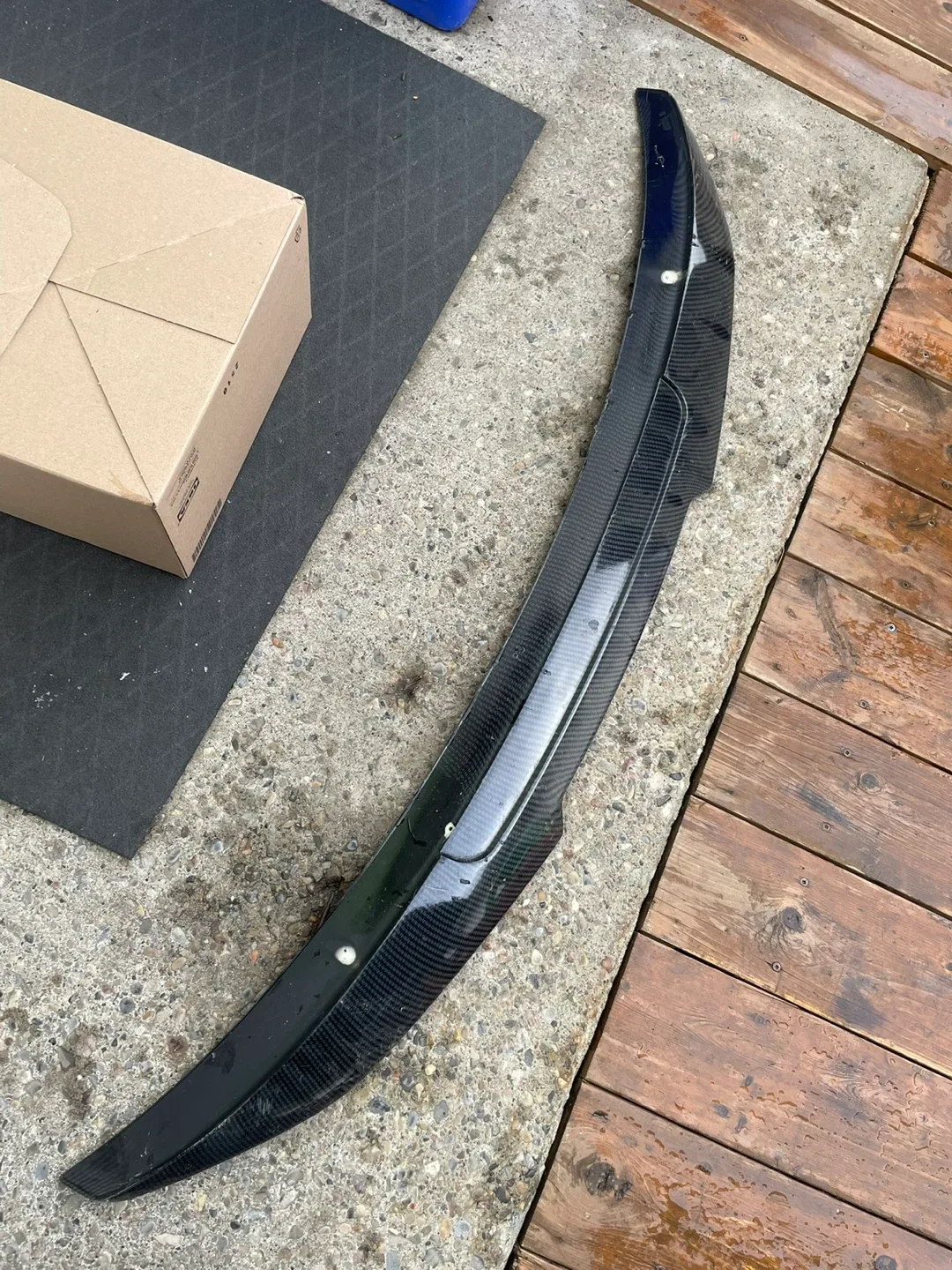 Carbon Fiber Car Spoiler image indicator(2)