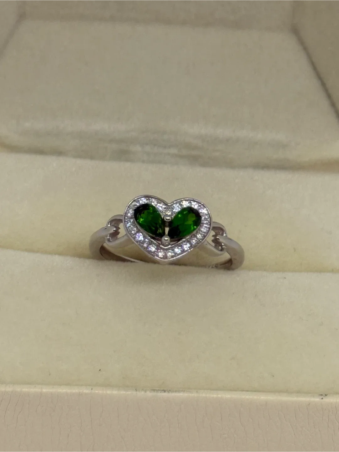 Heart-shaped Natural Green Diopside S925 Silver Ring thumbnail