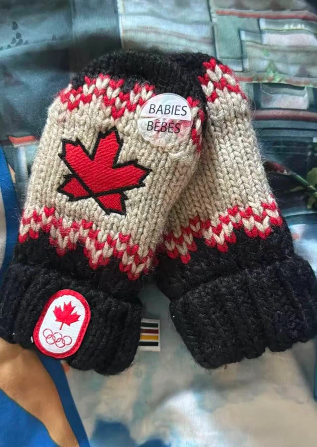 Babies Bébés Canada Mittens