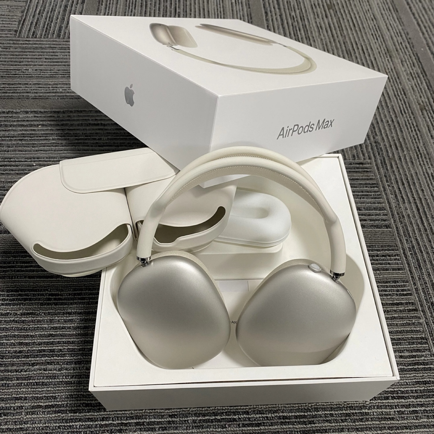 Apple AirPods Max - Silver - with Box