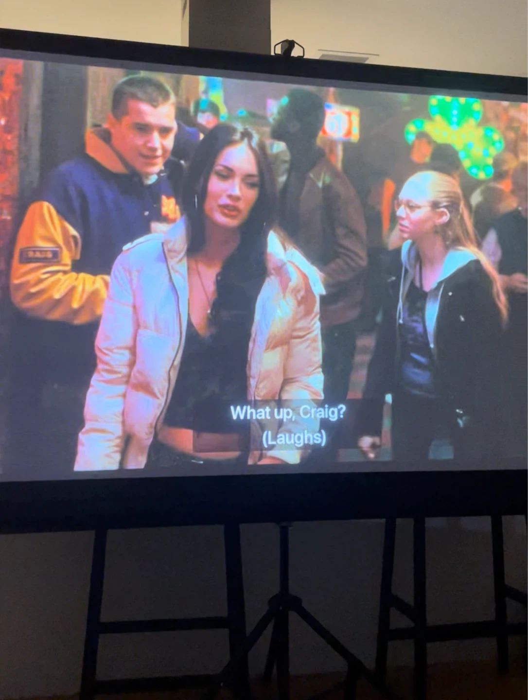 84” Indoor/Outdoor Portable Projector Screen with Stand - photo 3