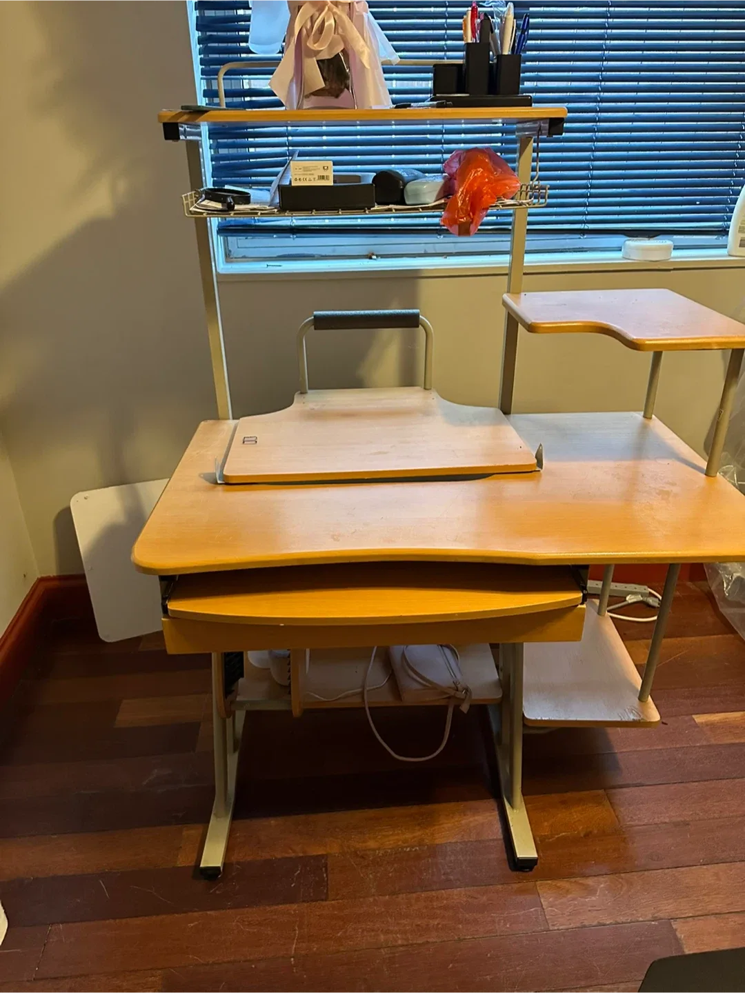 Adjustable Desk with Shelves image indicator(2)