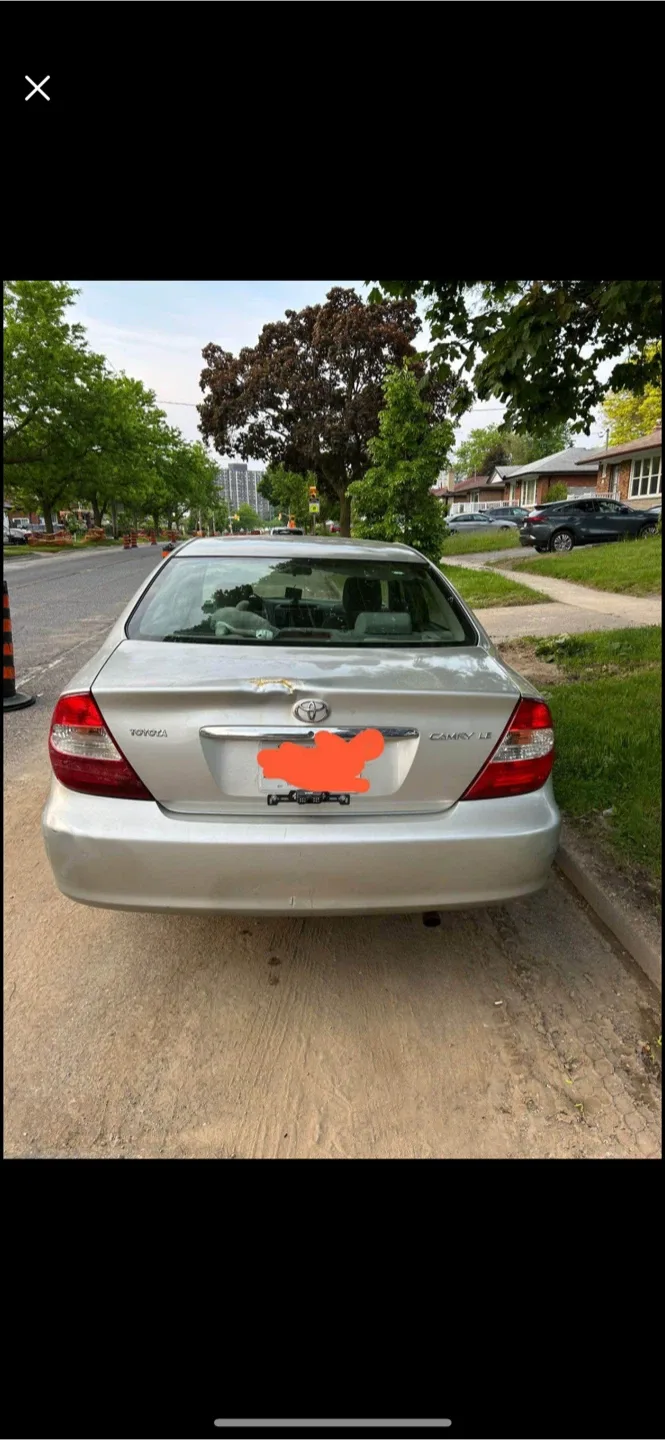 Toyota Camry LE Sedan - Silver image indicator(2)