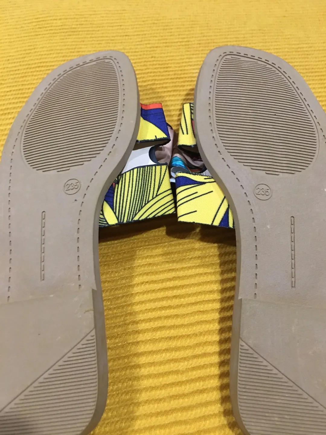 H Sandals - Size 7 image indicator(6)