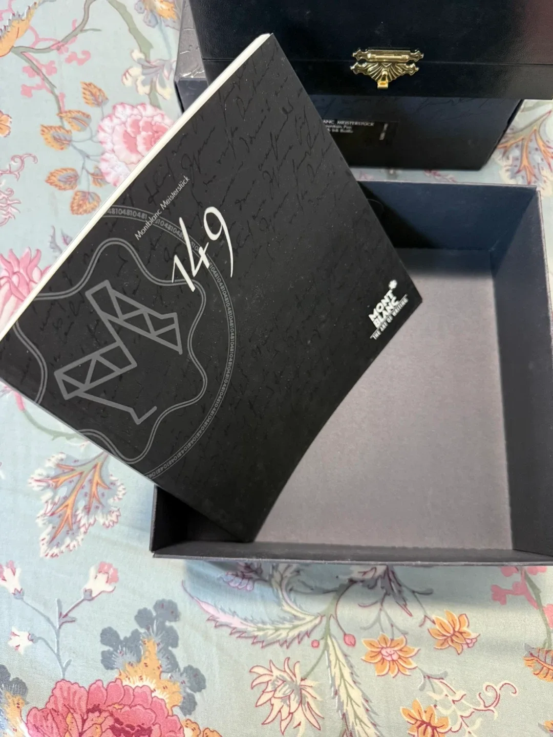 Montblanc Meisterstück 149 Fountain Pen with Ink Bottle image indicator(10)