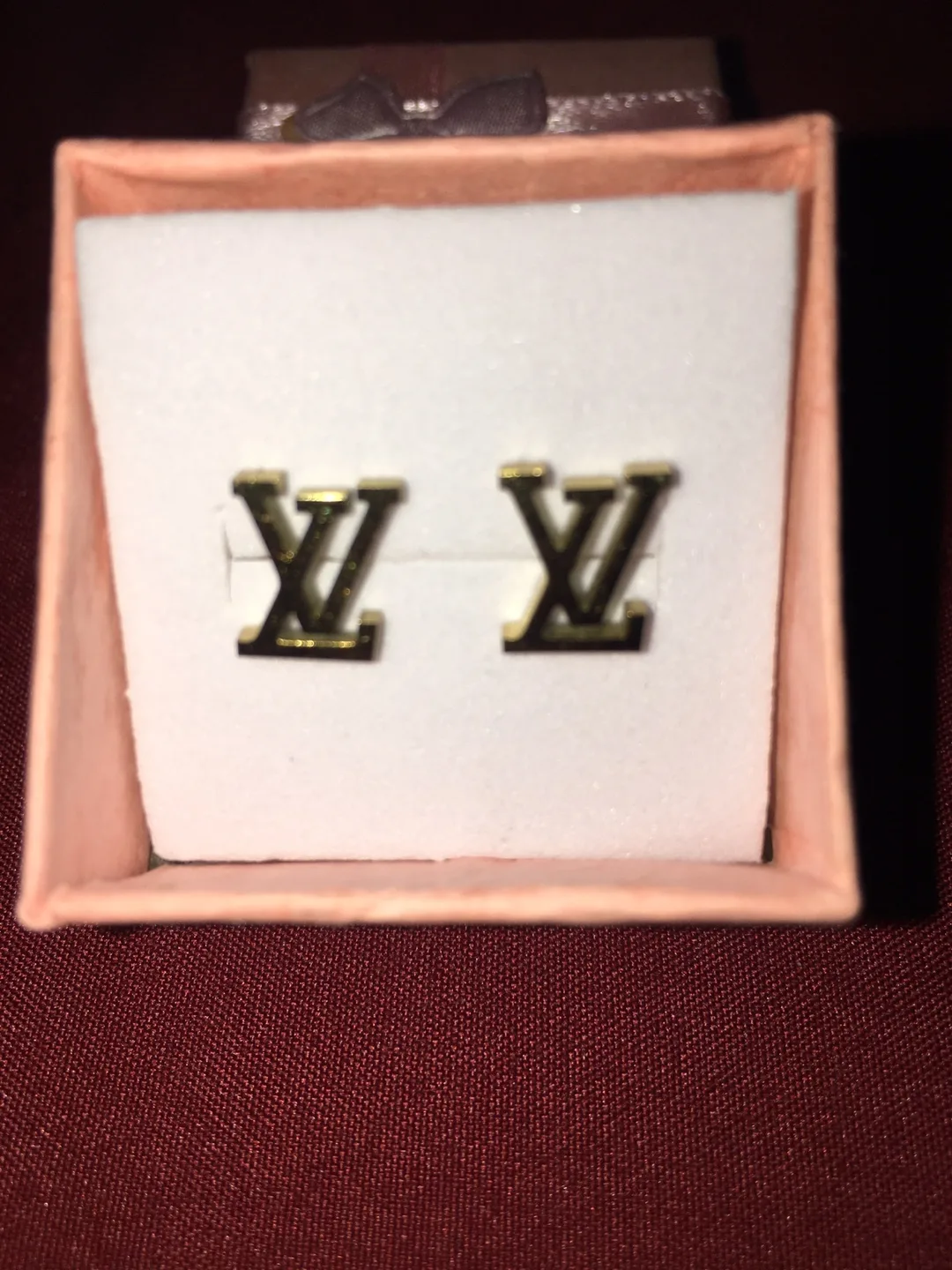 Louis Vuitton LV Gold Earrings image indicator(2)