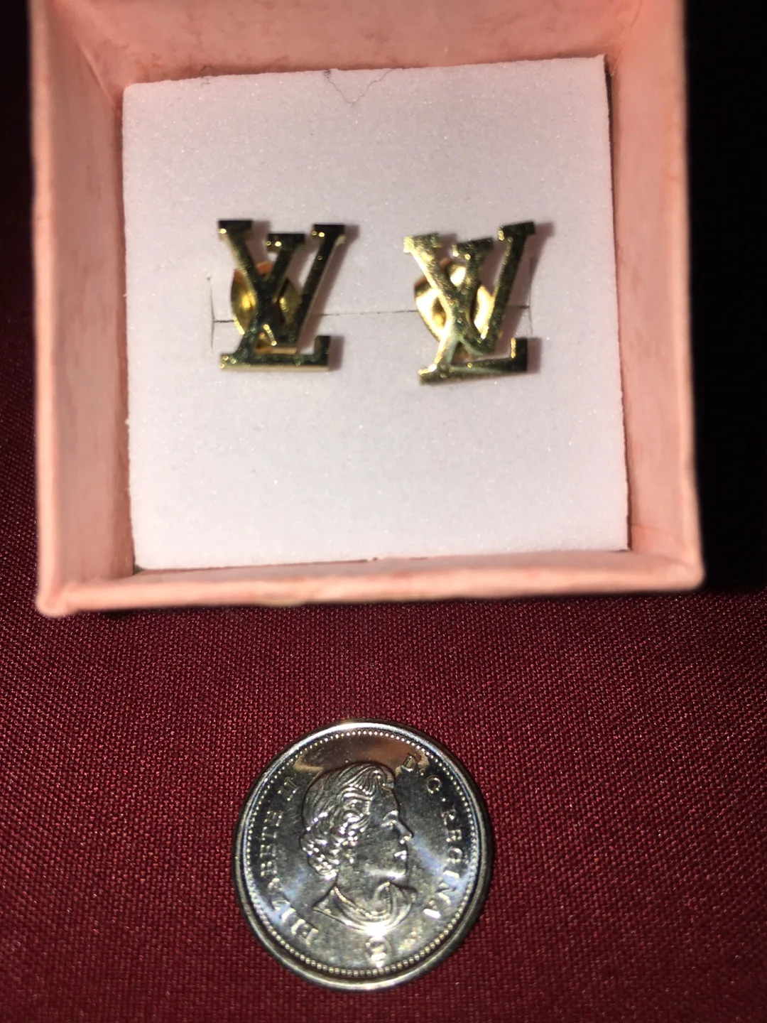 Louis Vuitton LV Gold Earrings image indicator(3)