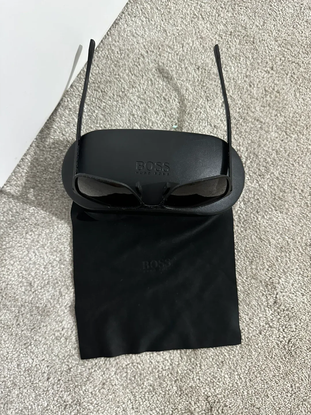 Hugo Boss Black Sunglasses with Case image indicator(5)