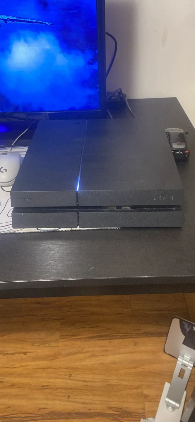 Sony PlayStation 4 (PS4) Console image indicator(3)