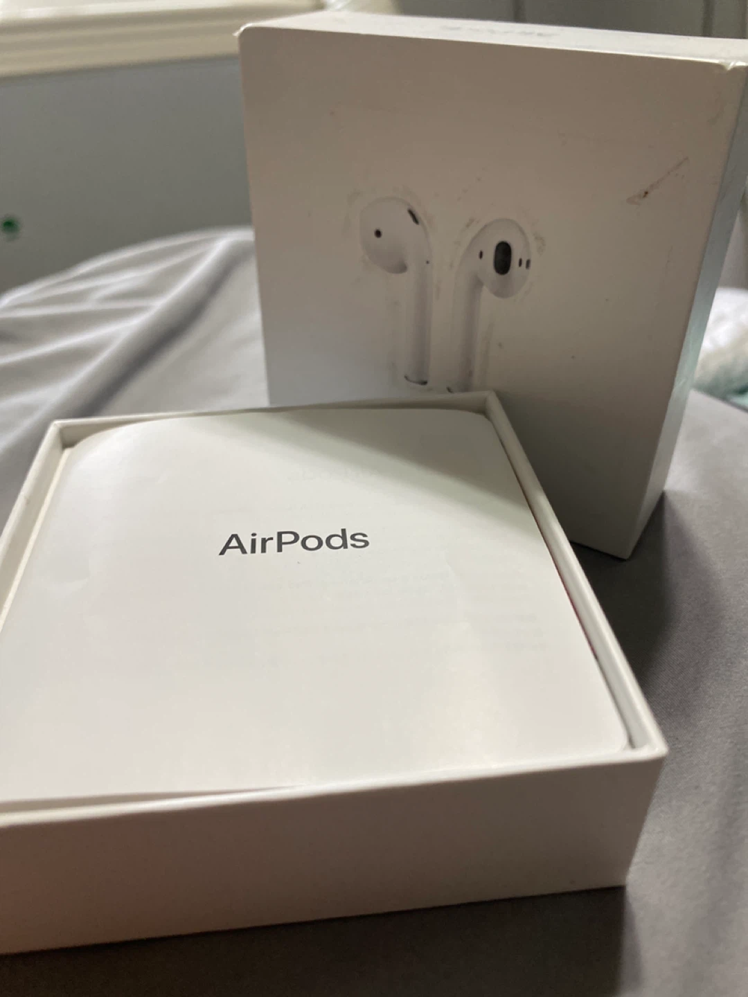 Apple AirPods (2nd generation) with Charging Case - photo 4