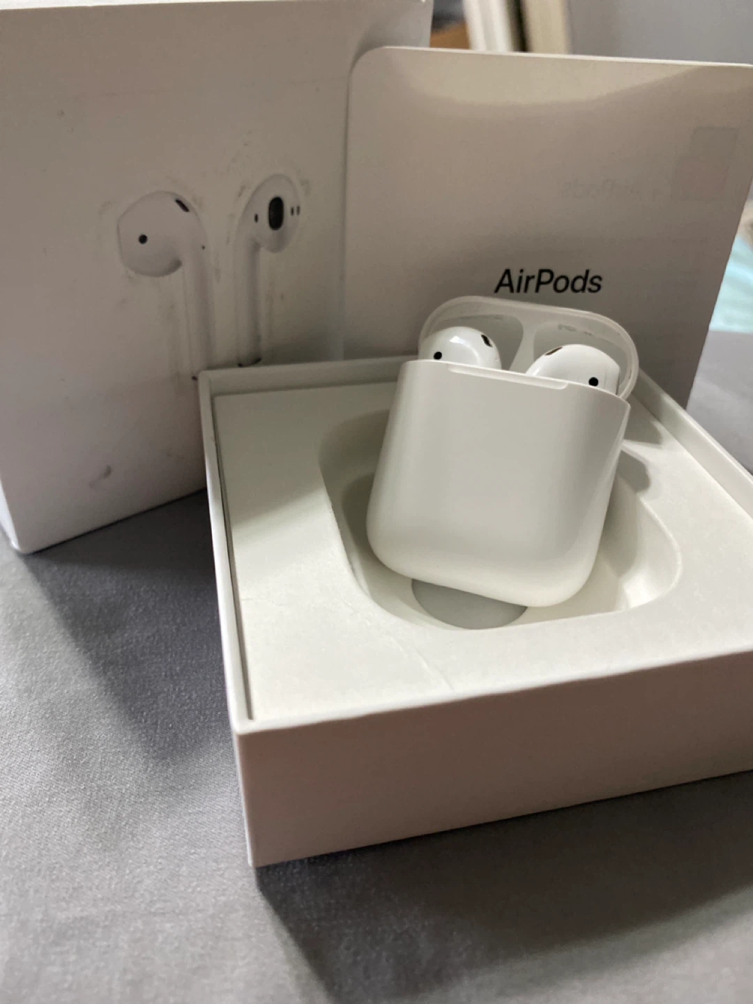 Apple AirPods (2nd generation) with Charging Case - photo 5