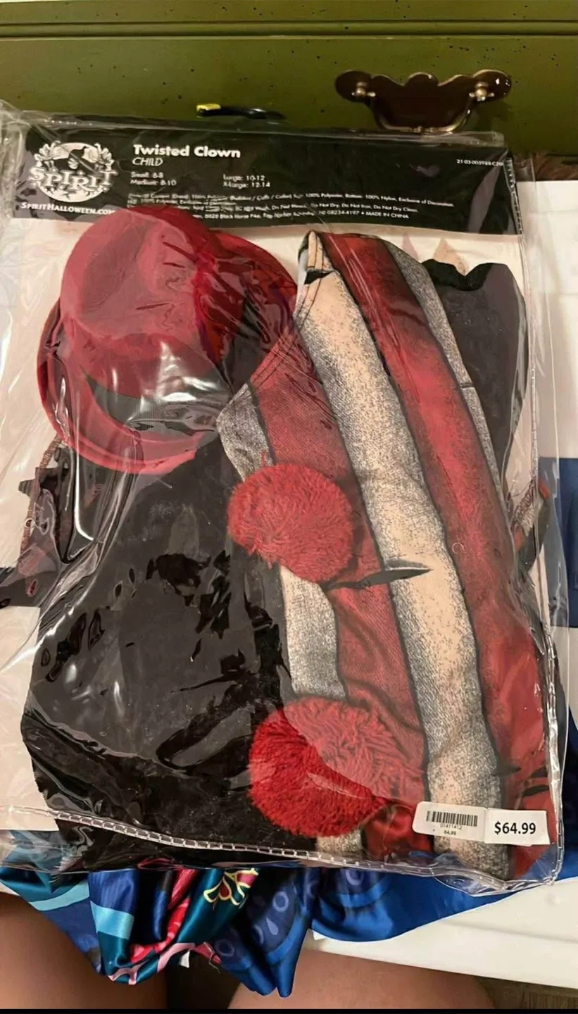 Day 6🥕 Spirit Halloween Twisted Clown Child Costume - Large image indicator(2)