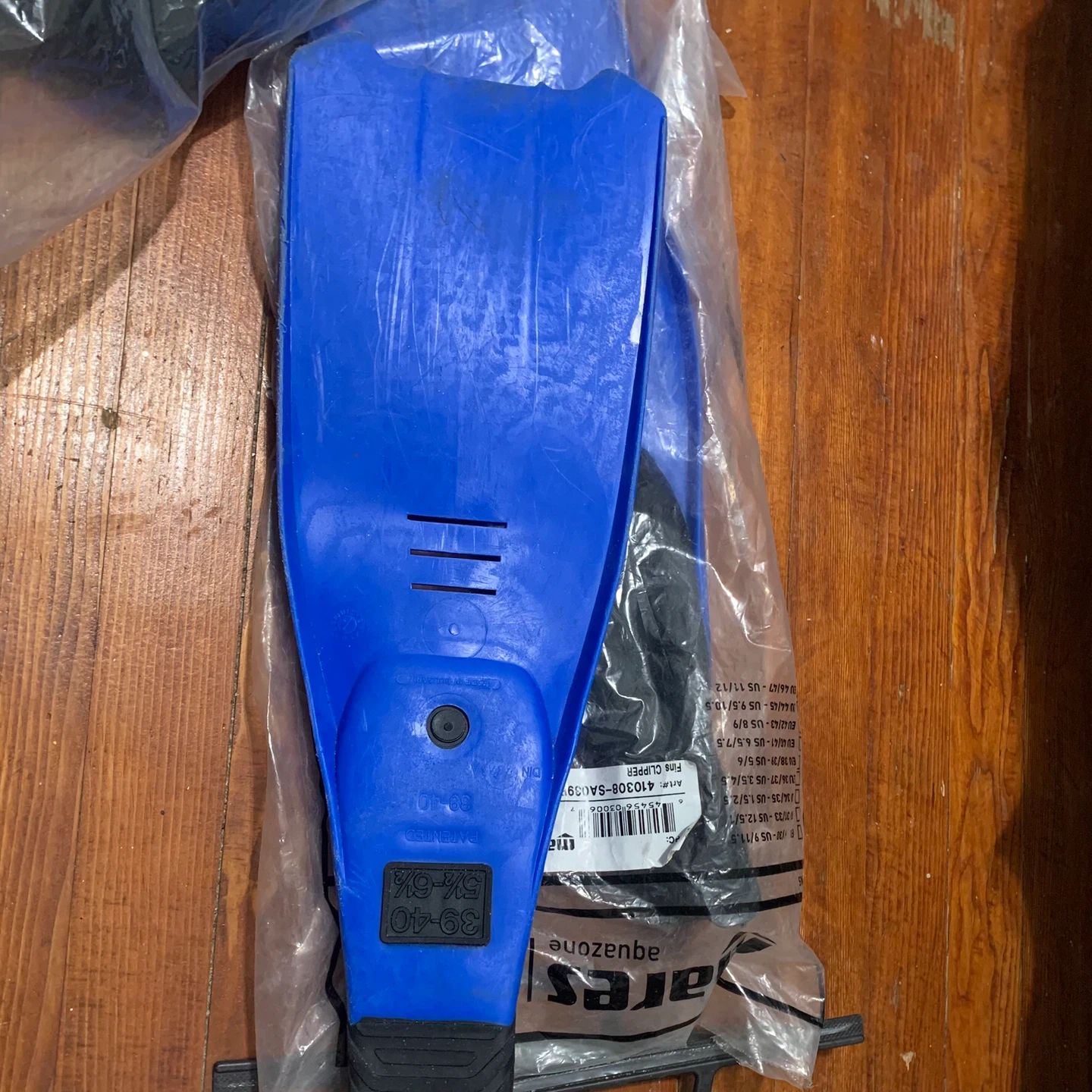 Evo Wetsuit & Mares Clipper Fins - photo 3