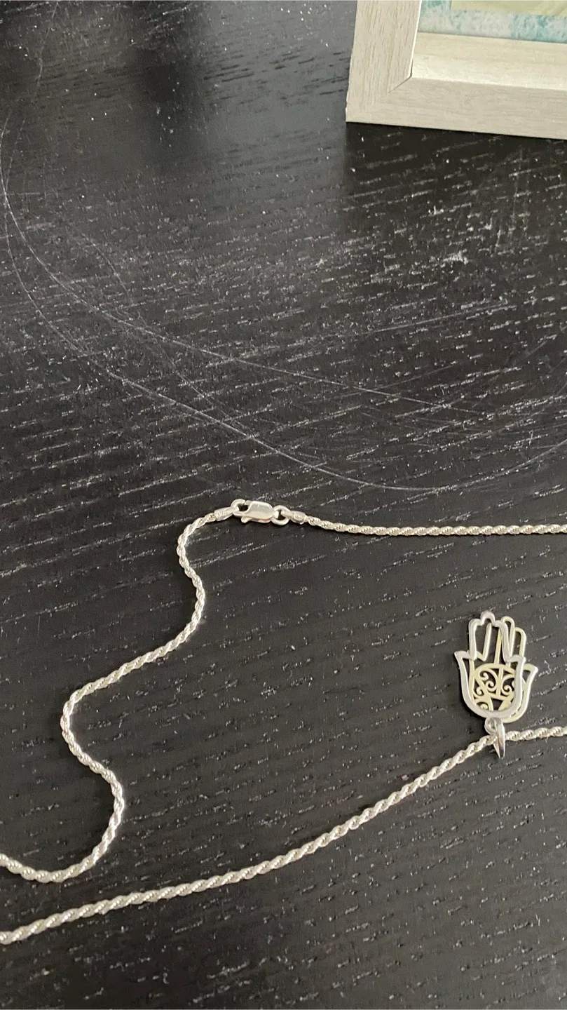 Silver Hamsa Hand Necklace image indicator(3)