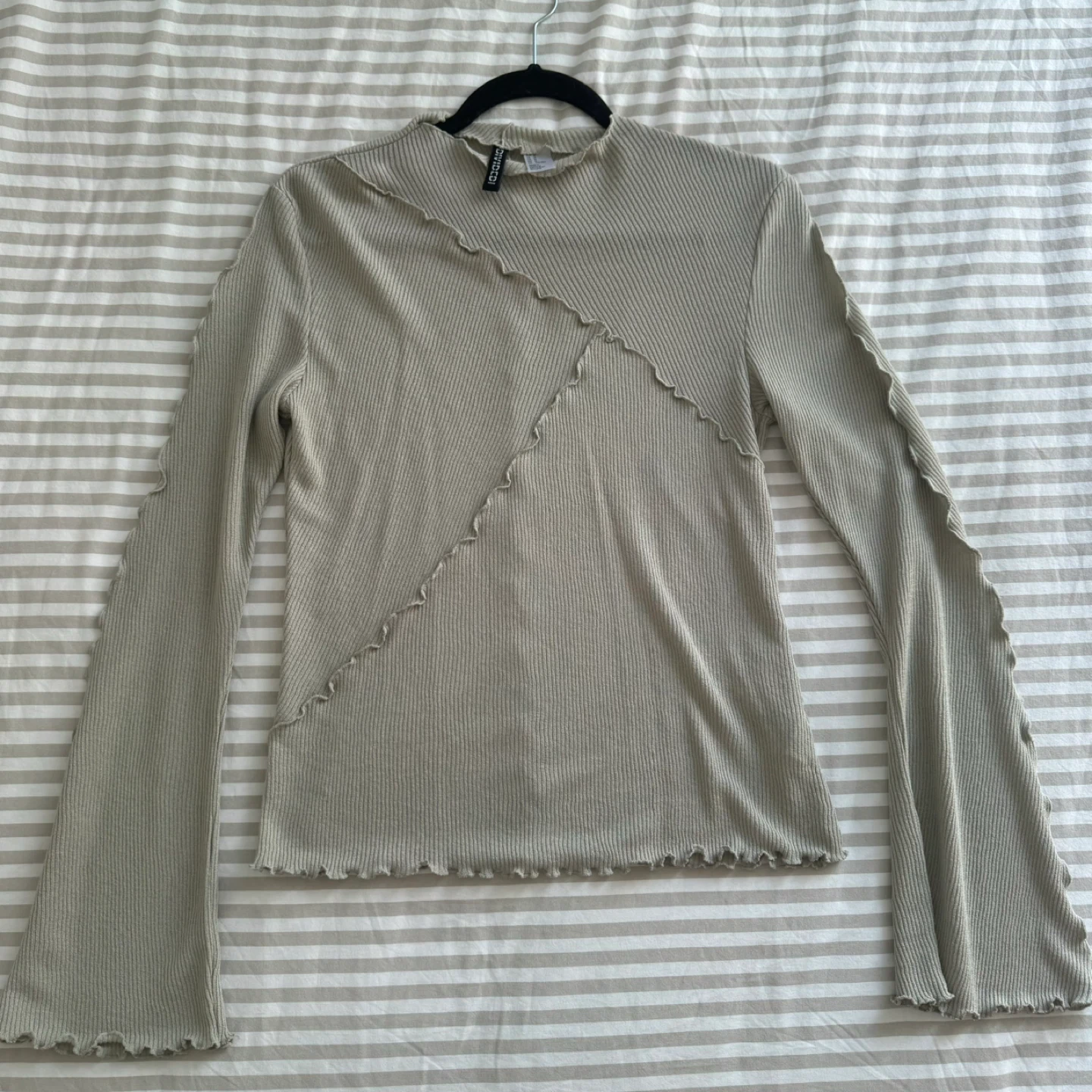 H&M Divided Long Sleeve Top - Size M