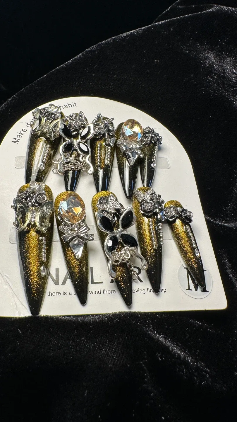 Press-On Nails - Gold & Black, Size M image indicator(2)