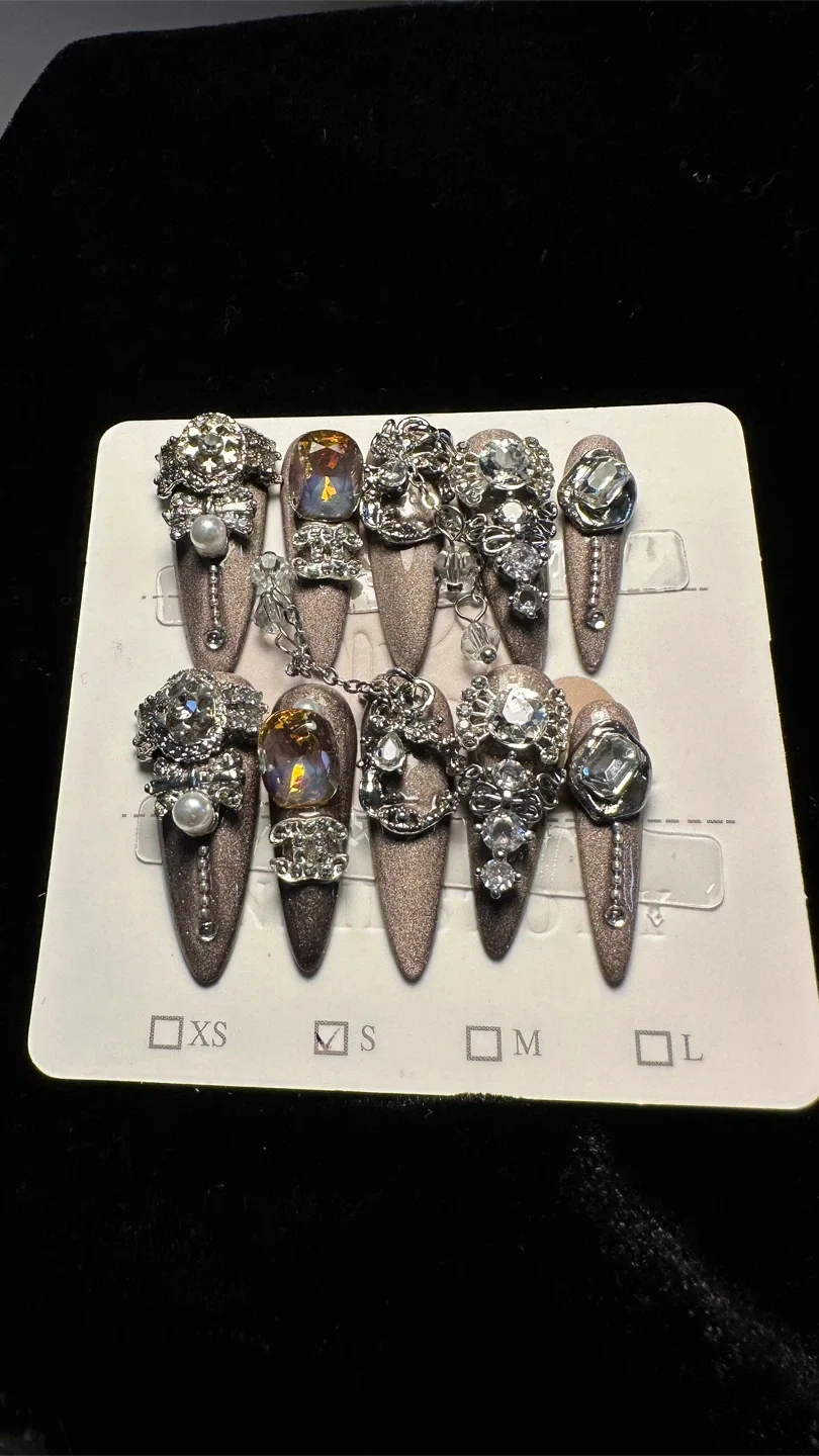 Press On Nails image indicator(2)