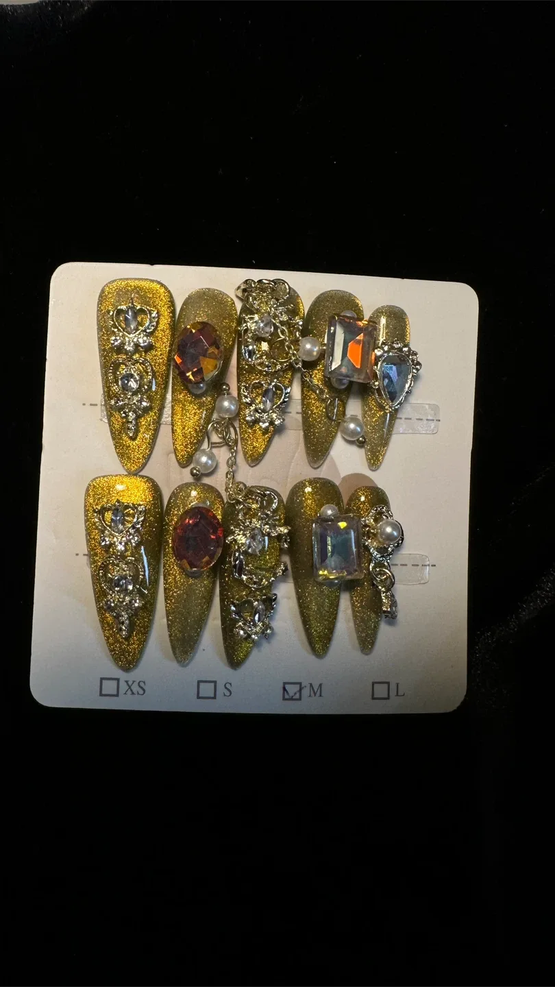Gold Press On Nails image indicator(2)