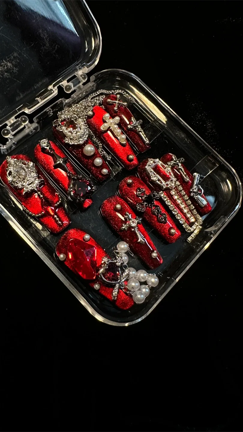 Red Press-On Nails with Silver Charms image indicator(2)