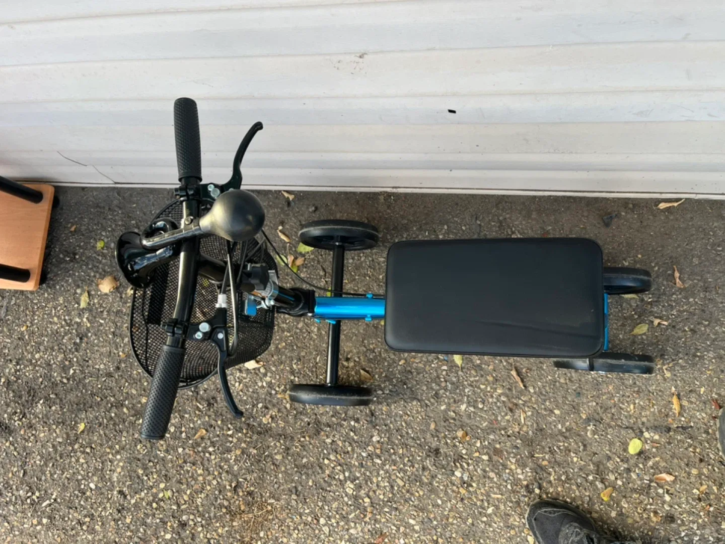 KneeRover Knee Walker - Blue image indicator(3)