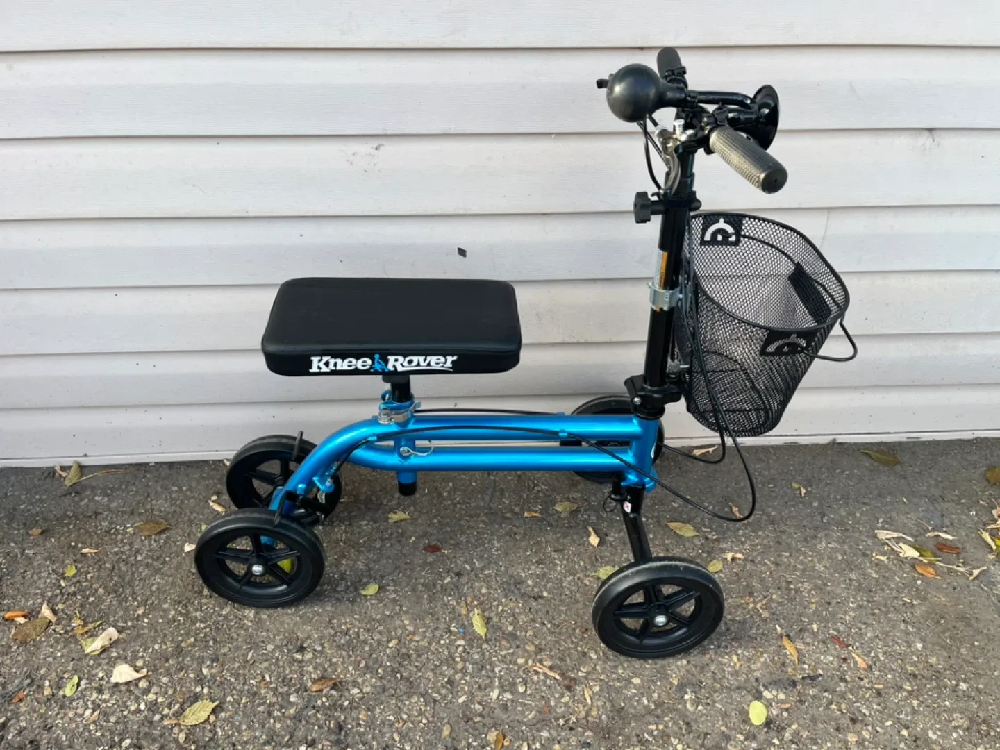 KneeRover Knee Walker - Blue image indicator(2)