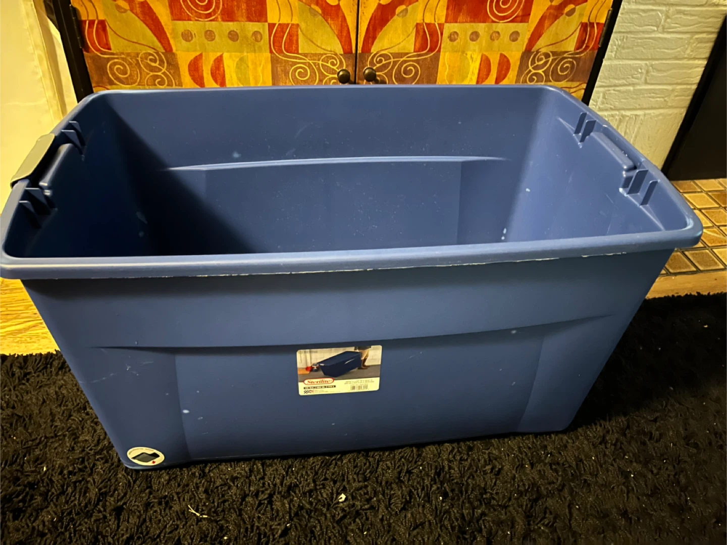 6 Large Storage containers with wheels