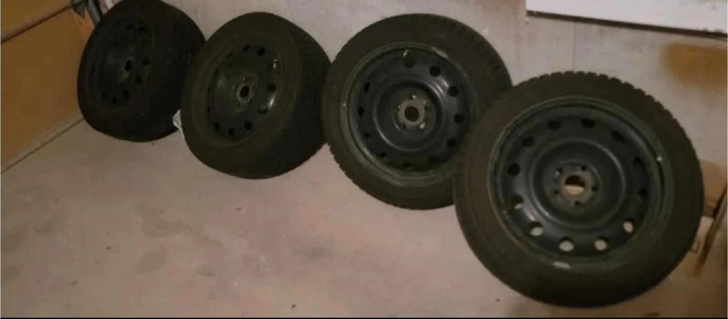 Toyota CHR Bridgestone Blizzak Winter Tires Set with Rim! image indicator(2)