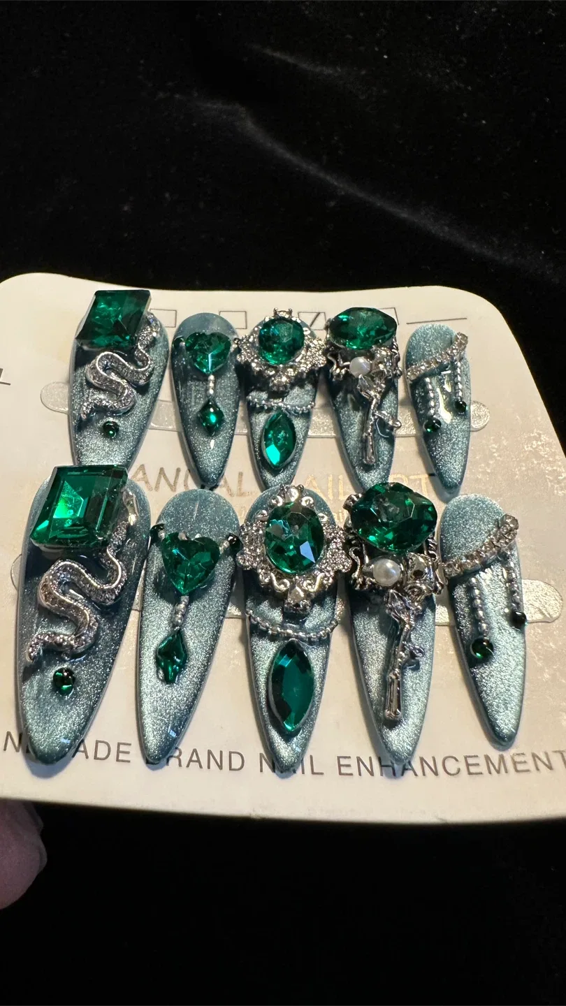 Press-on Nails, Emerald Green, Jewel Accents image indicator(4)