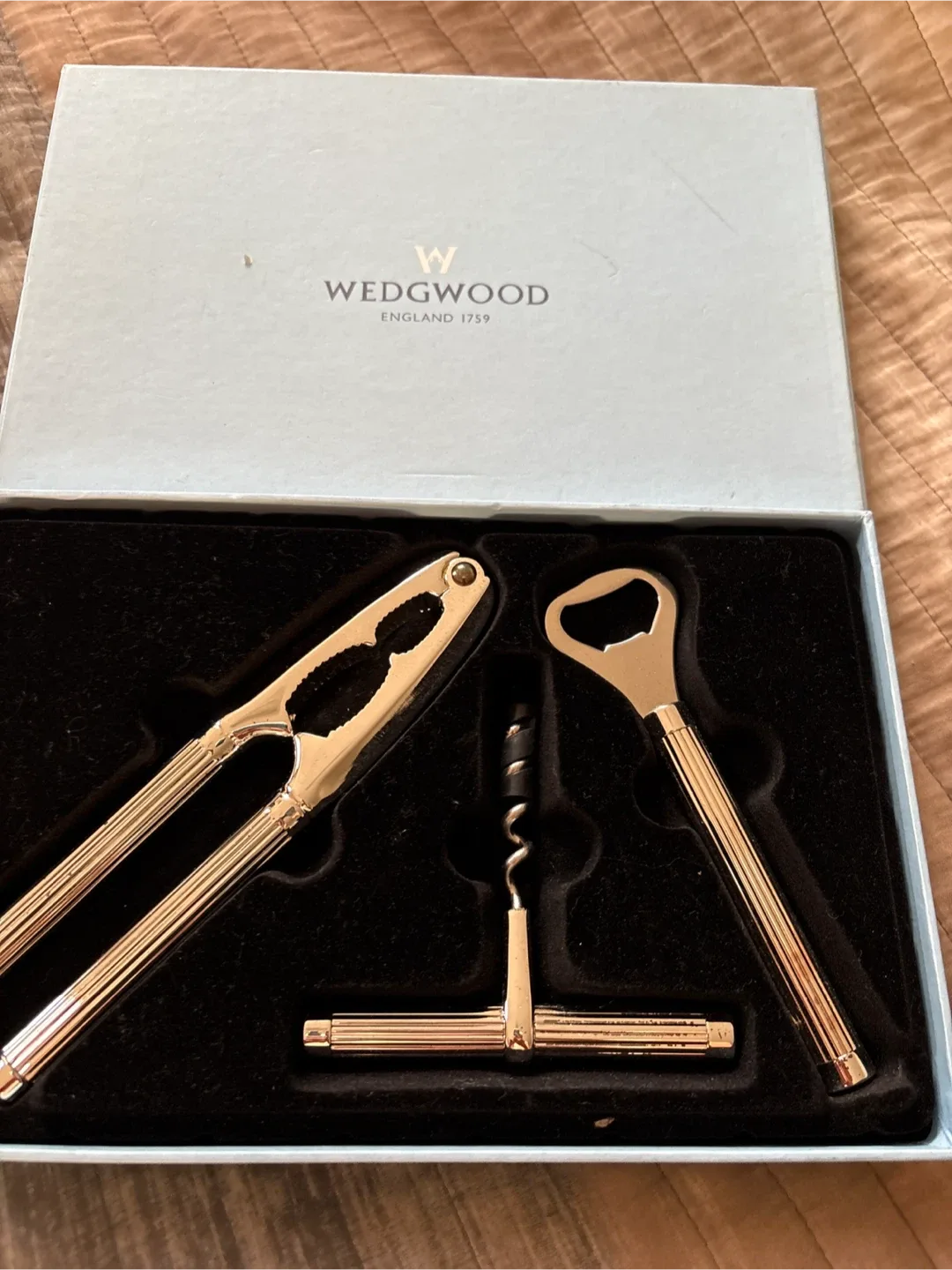 Wedgwood Barware Set with Box image indicator(2)