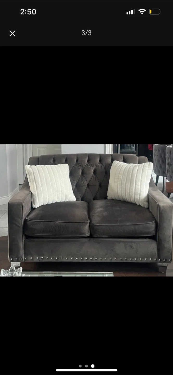 Brown Tufted Sofa and Loveseat Set image indicator(3)