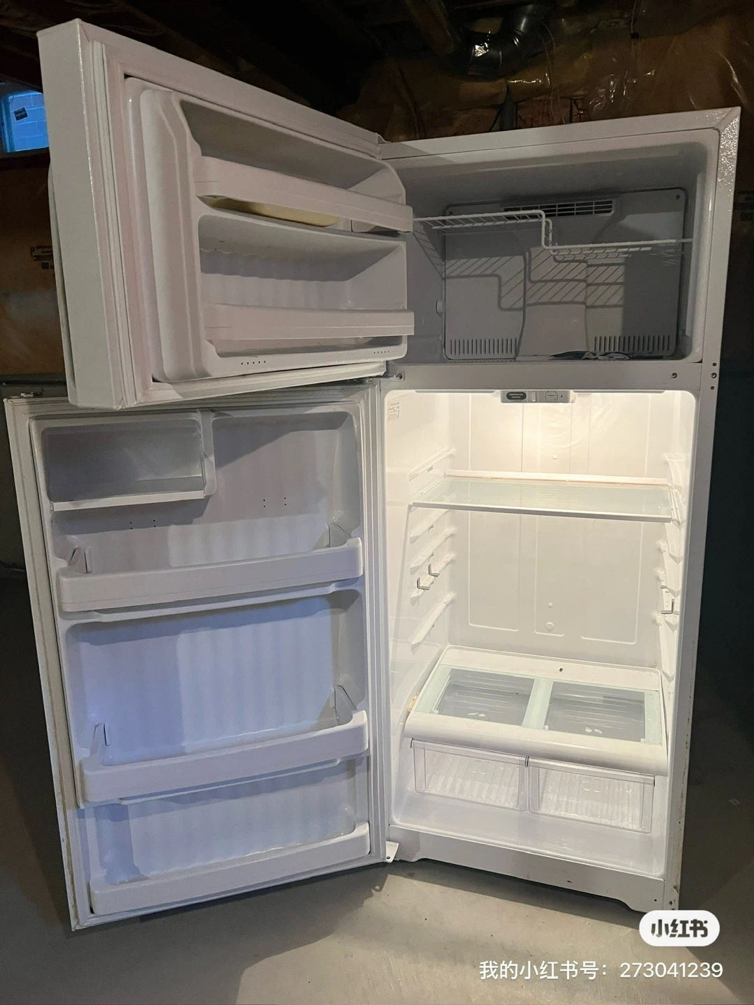 GE White Fridge - Top Freezer