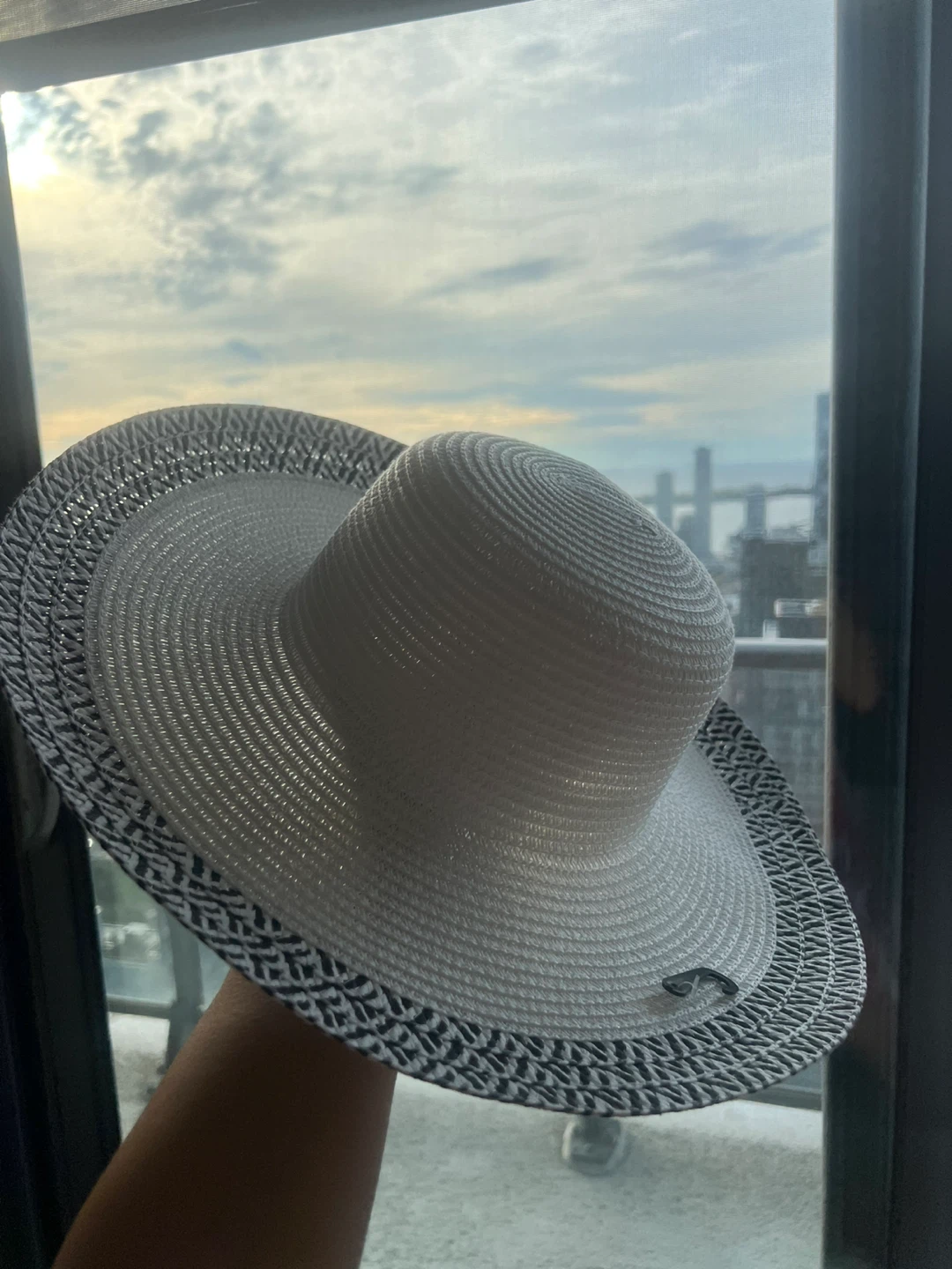 Laura White Summer Hat - photo 2