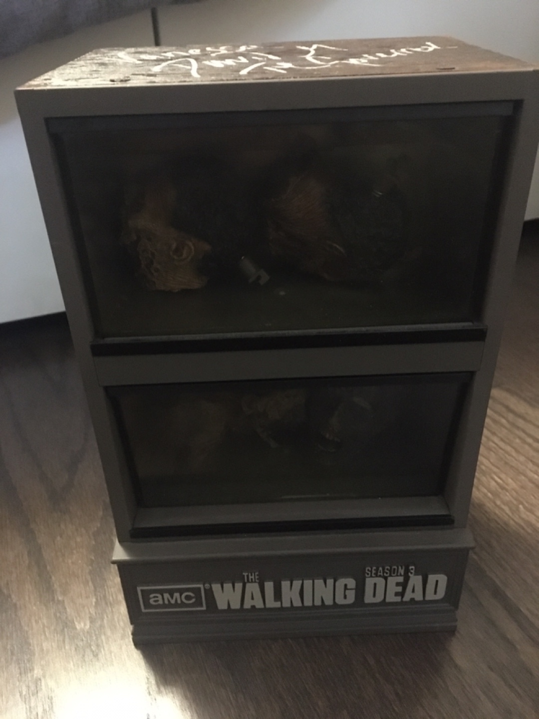 The Walking Dead Season 3 Blu-ray Set personalized autographs - photo 2