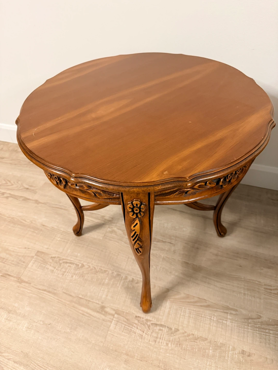 Move out sale: 3pc set Antique Style Wooden Coffee Table set - photo 3