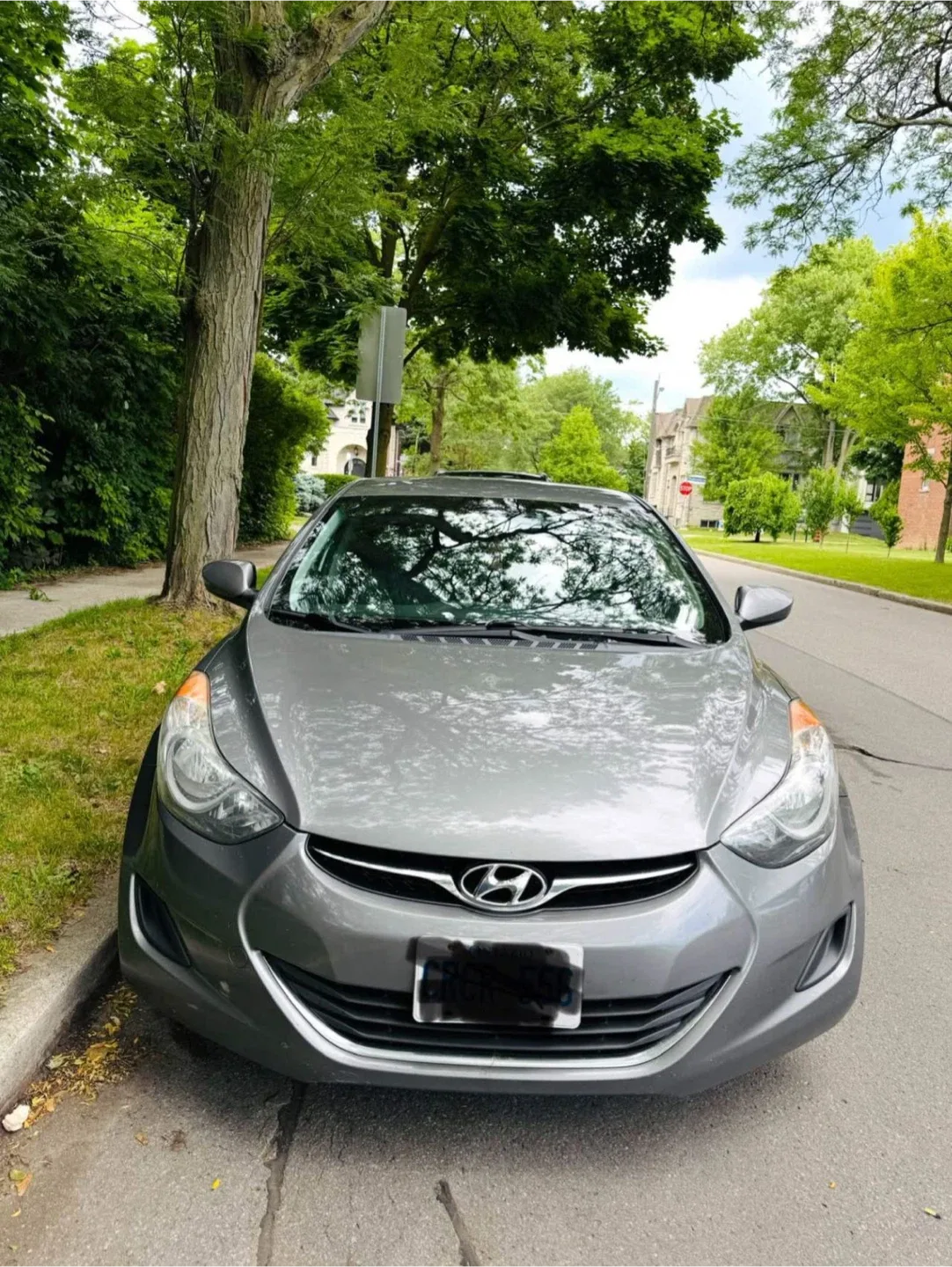 4000$ -Hyundai Elantra 2013 - Well Maintained! image indicator(2)