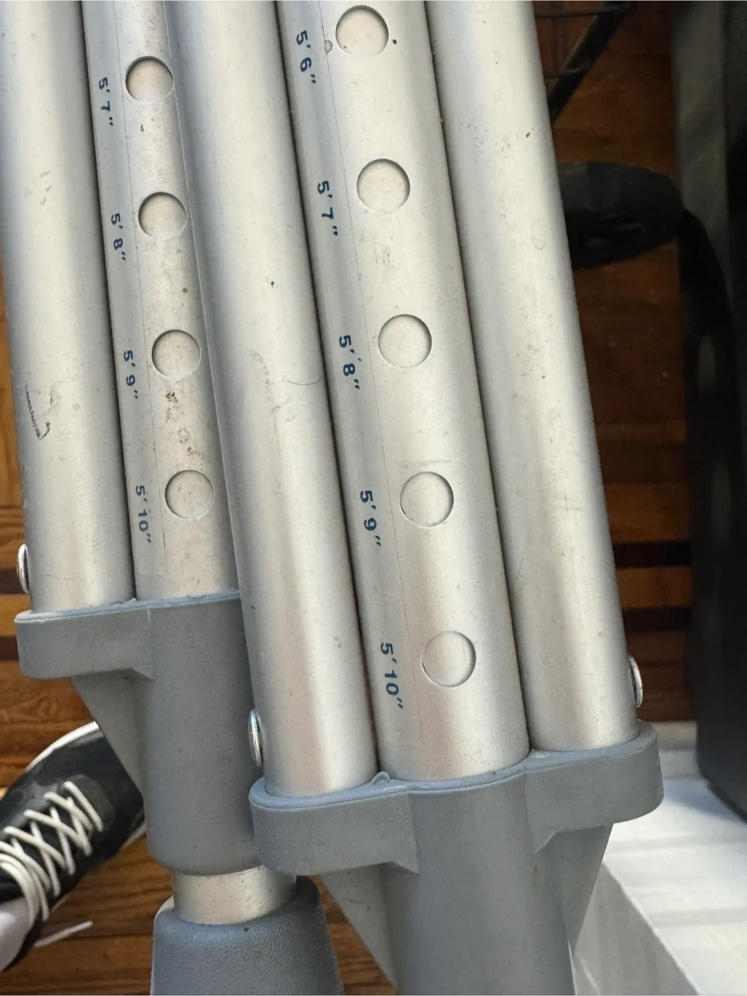 Used Crutches Adjustable Adult Crutches - 5'6" to 5'10" image indicator(4)