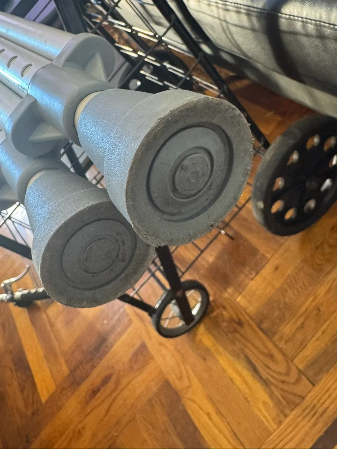 Used Crutches Adjustable Adult Crutches - 5'6" to 5'10" image indicator(3)