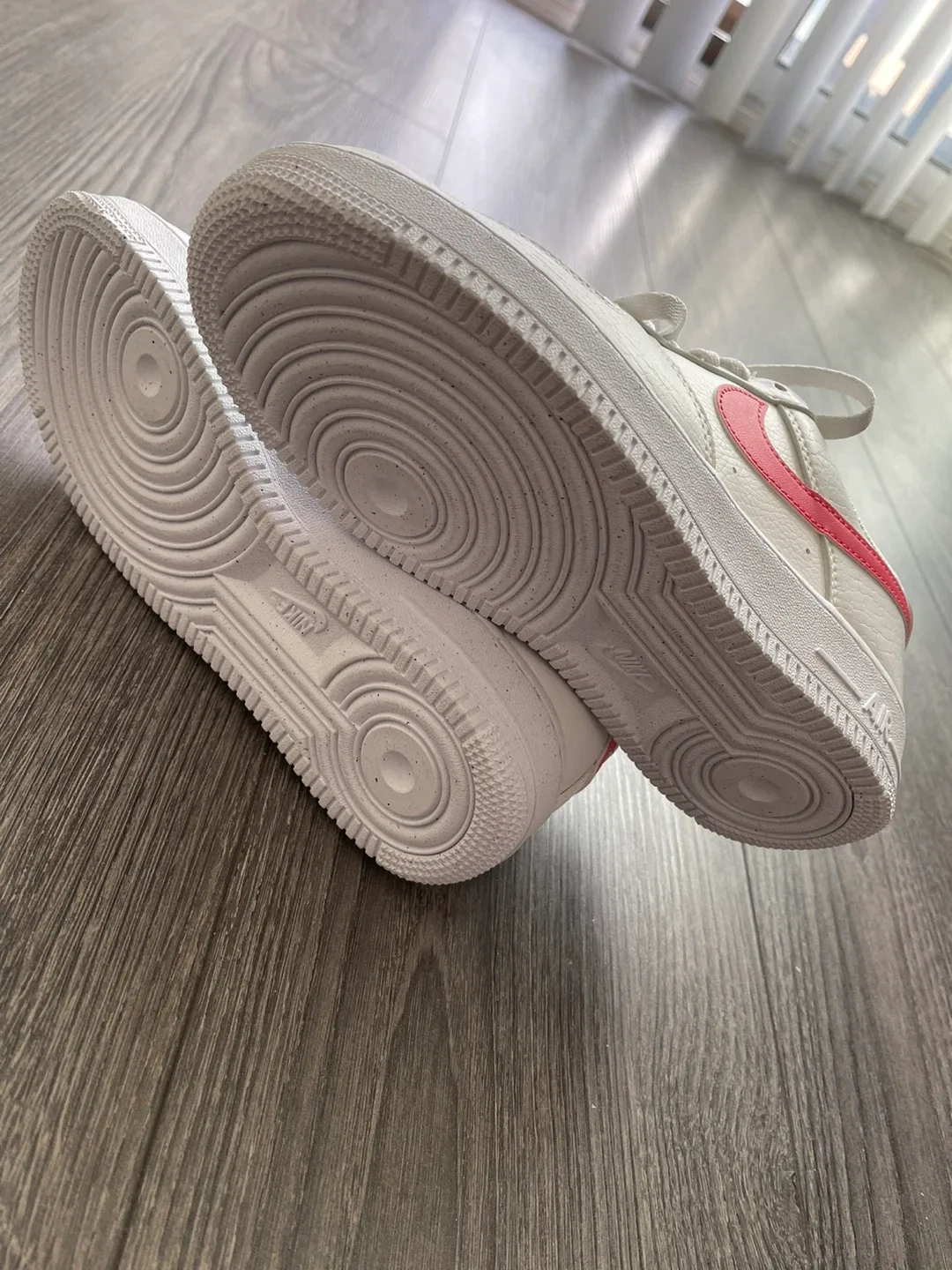Nike Air Force 1 White/Pink Size 7 US image indicator(4)