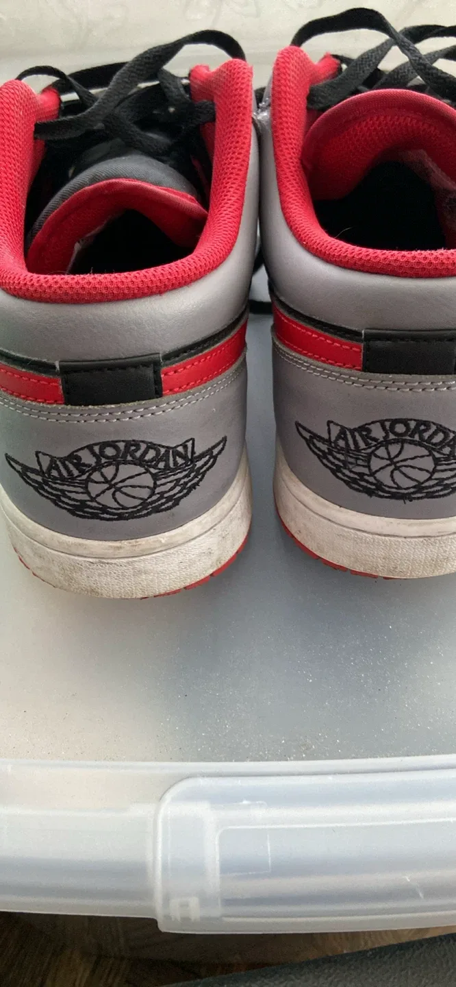 Air Jordan 1 Low Shadow Red Trim - Size 12 image indicator(3)