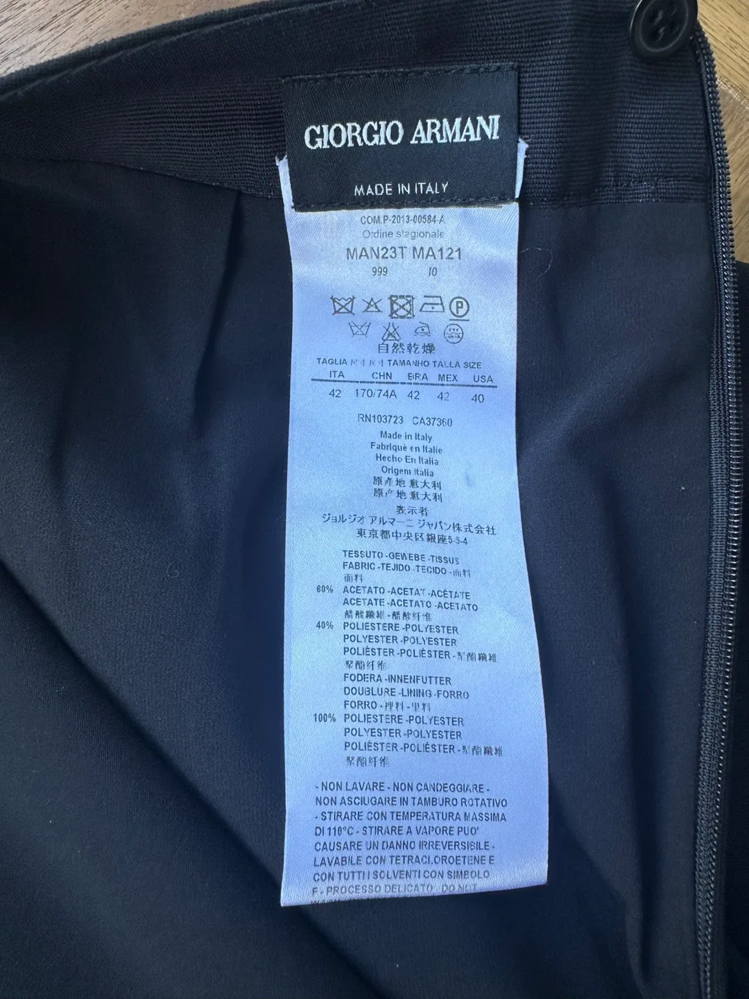 Giorgio Armani Black Skirt Size 42 image indicator(3)