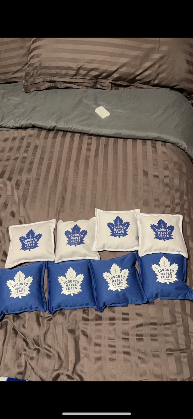 Toronto Maple Leafs Cornhole Boards And Bags image indicator(2)