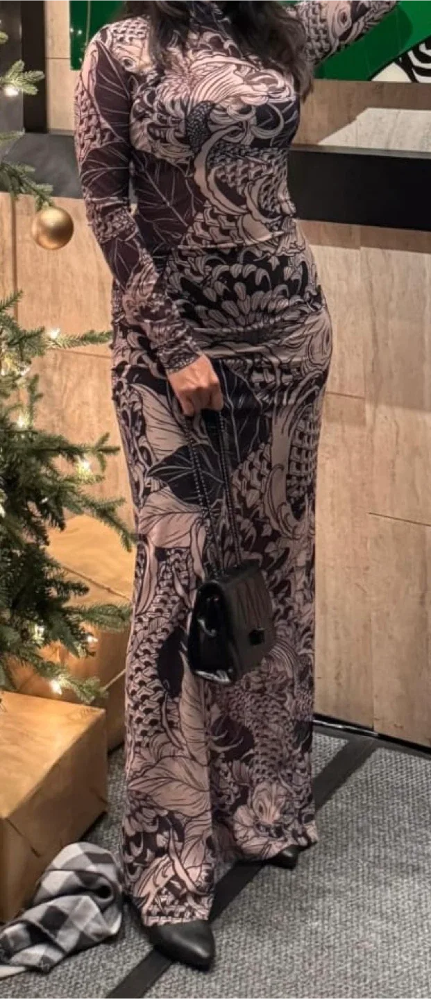 ✨ Women’s Dresses – Size S ✨ image indicator(10)