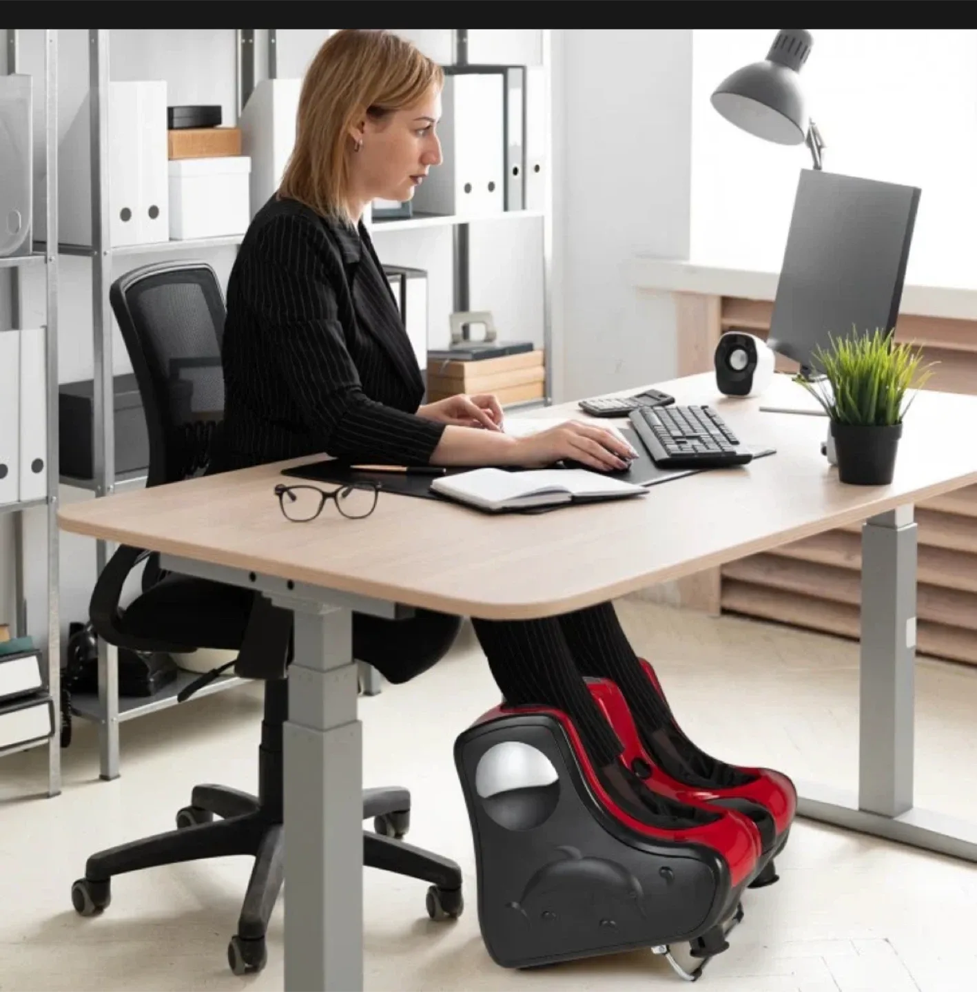 Foot Massager - Red & Black image indicator(3)